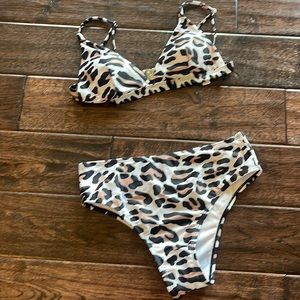Women’s leopard print bikini